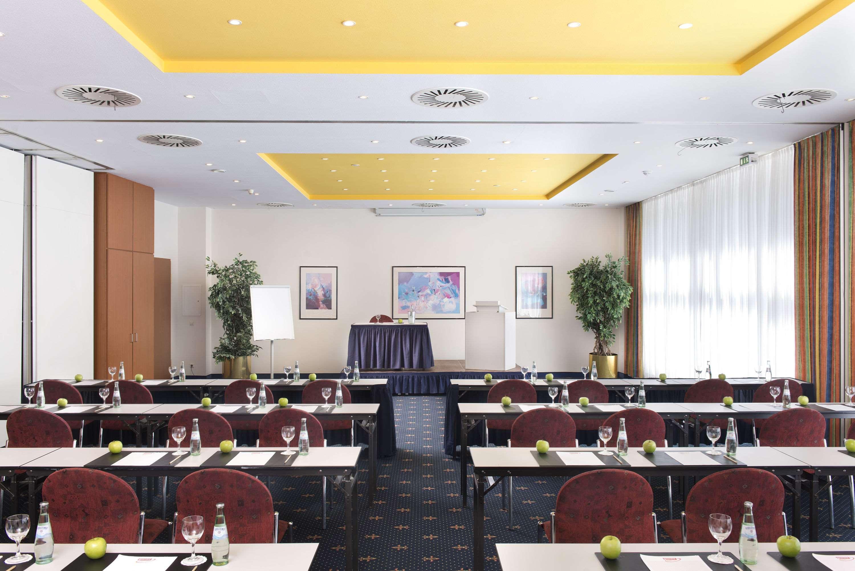 Wyndham Garden Wismar Gaegelow Бизнес фото